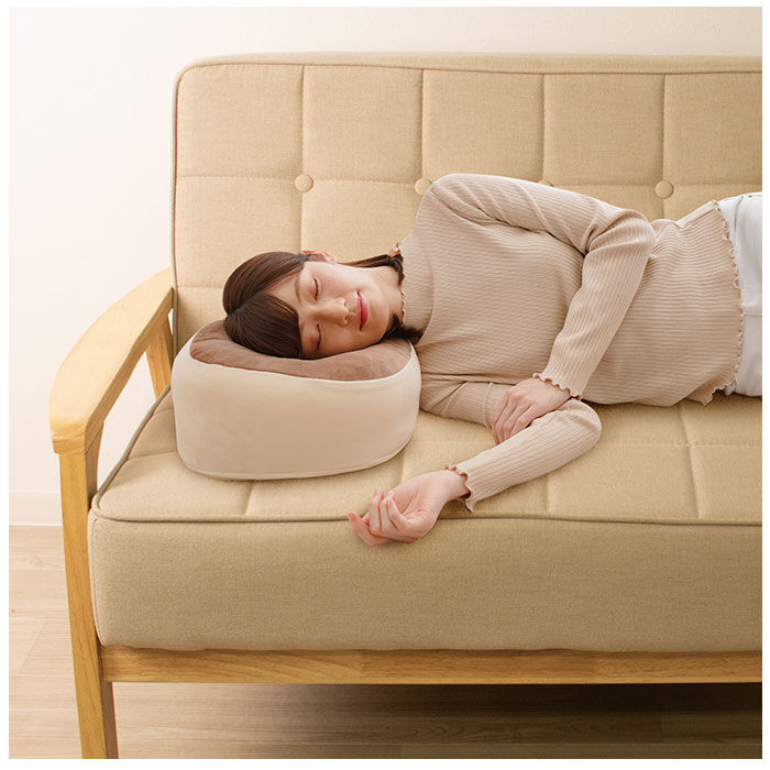 BACKYARD FAMILY「デスクワーク 昼寝 クッション 通販 もっちり顔すっぽりクッション お昼寝枕 枕」|その他|
