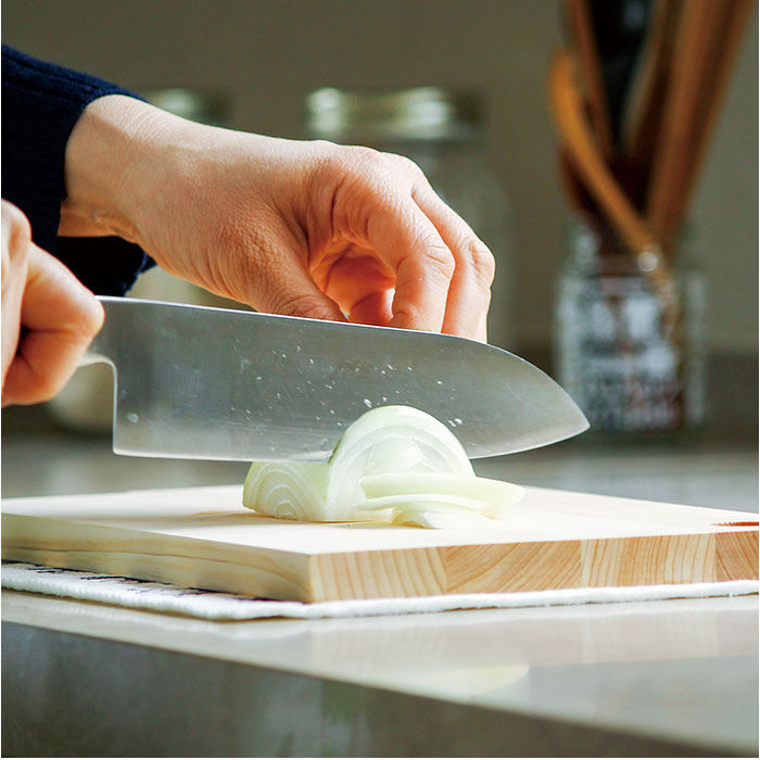 BACKYARD FAMILY「立つまな板 ひのき 通販 日本製 まないた カッティングボード スタンド 木製 おしゃれ 抗菌」|食器・キッチングッズ|