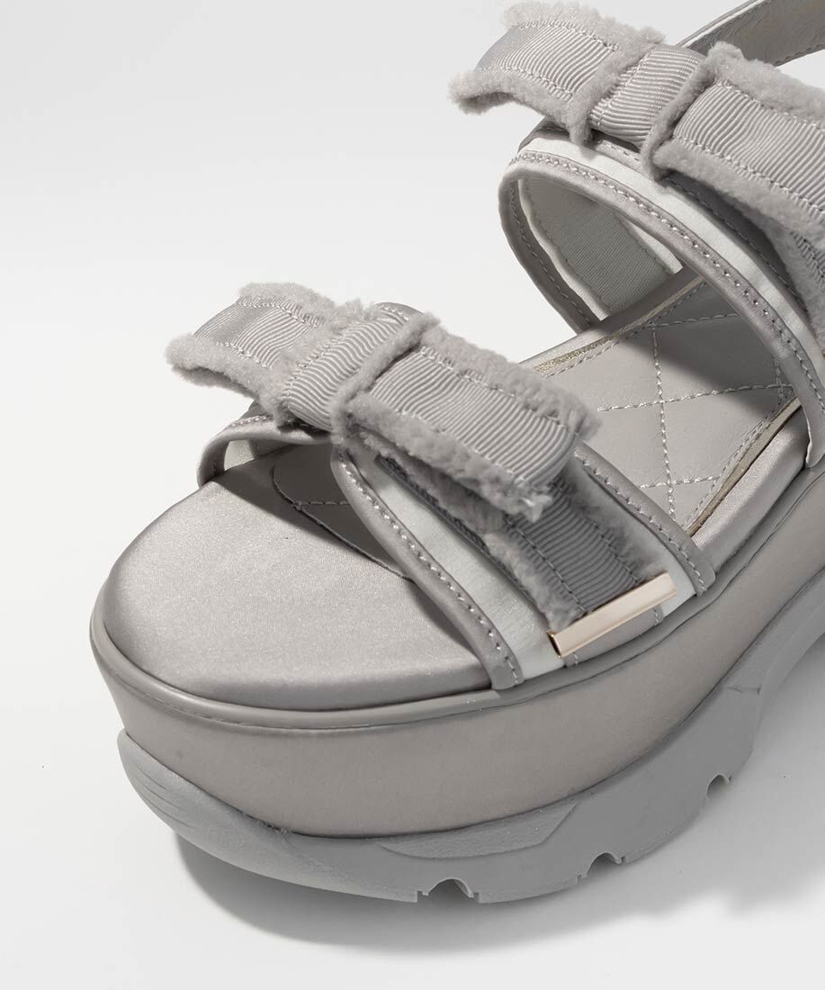  「フリンジリボンスポーツサンダル」|サンダル|