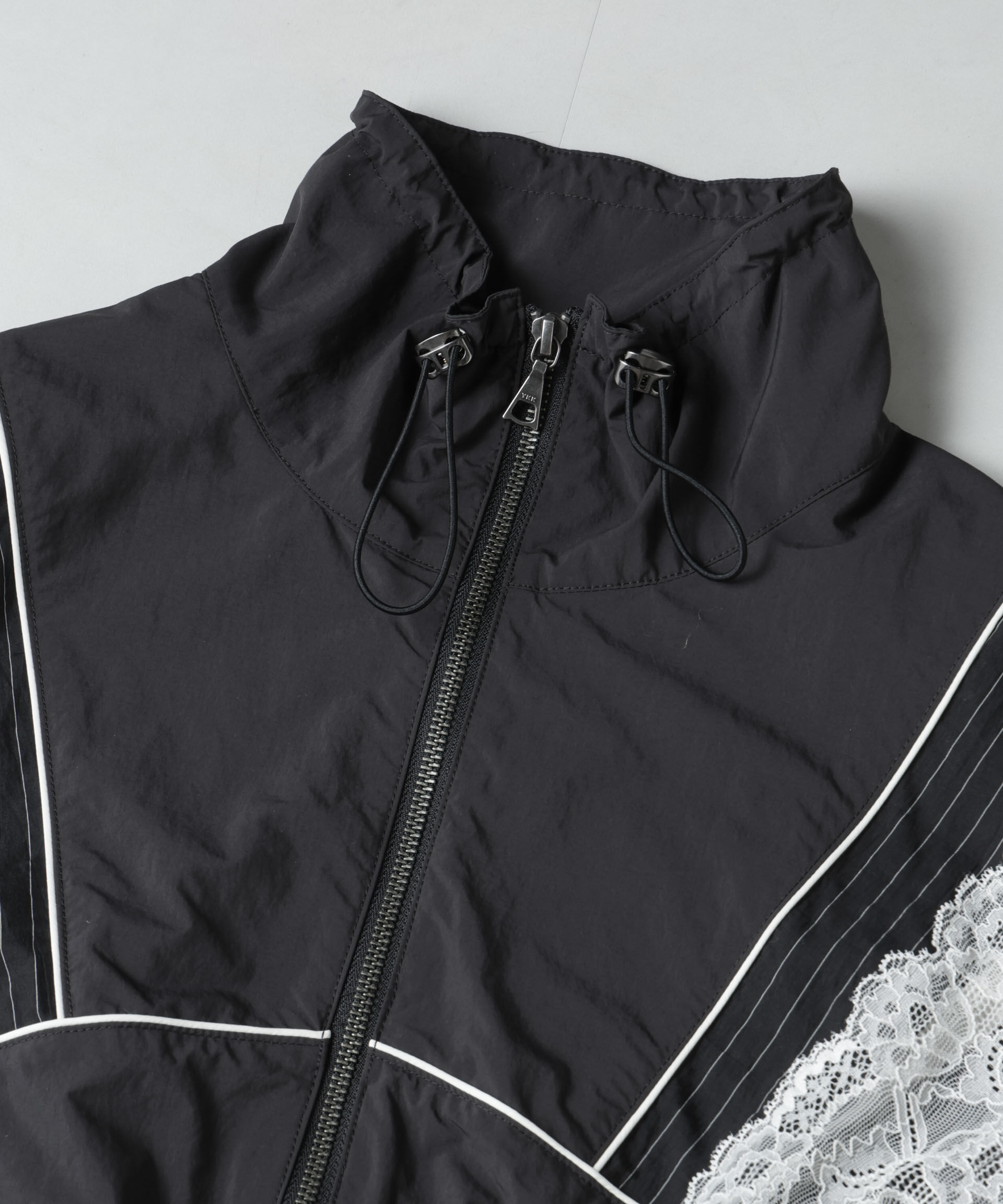 nano･universe「レース&times;ストライプ切替ナイロンブルゾン」|ブルゾン・スタジャン|