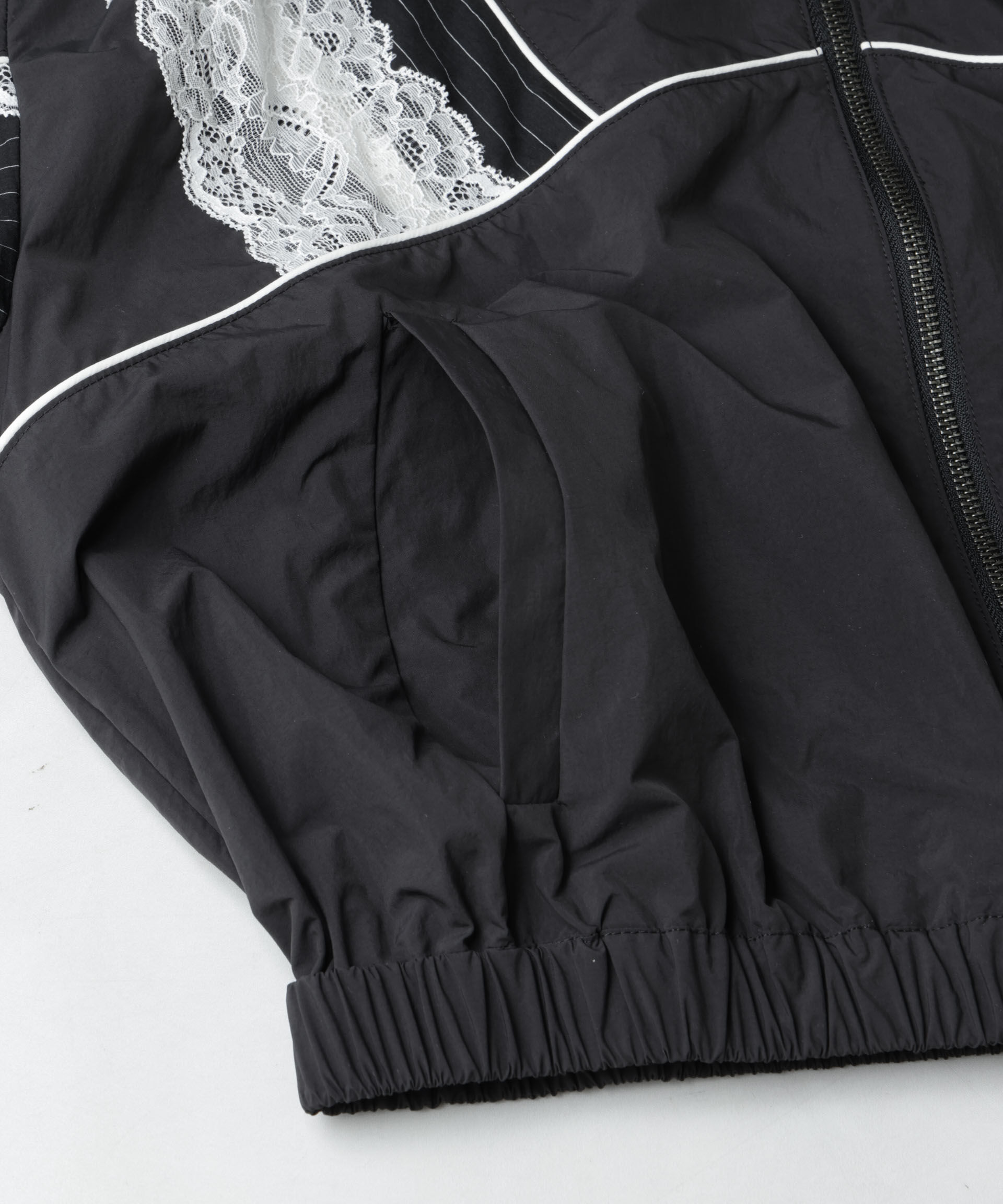 nano･universe「レース&times;ストライプ切替ナイロンブルゾン」|ブルゾン・スタジャン|