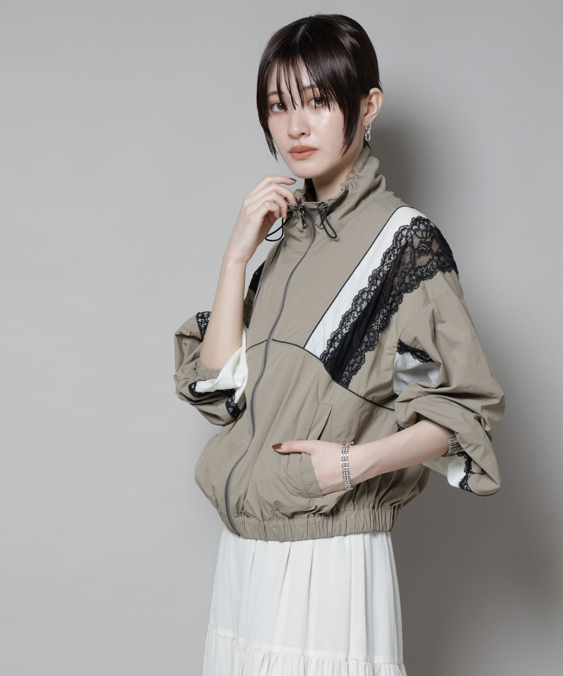 nano･universe「レース&times;ストライプ切替ナイロンブルゾン」|ブルゾン・スタジャン|ベージュ