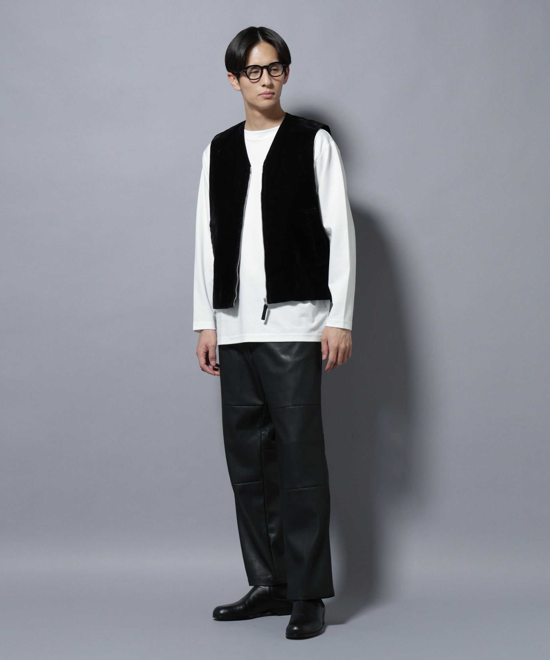 nano･universe「ヴィンテージライクフェイクレザー ダブルニーテーパードパンツ」|チノ|