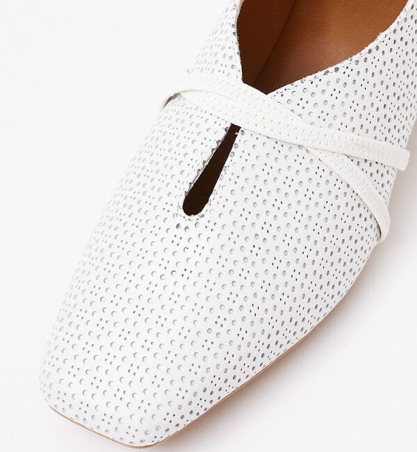 AU BANNISTER「ストラップソフトレザーフラットパンプス」|その他|