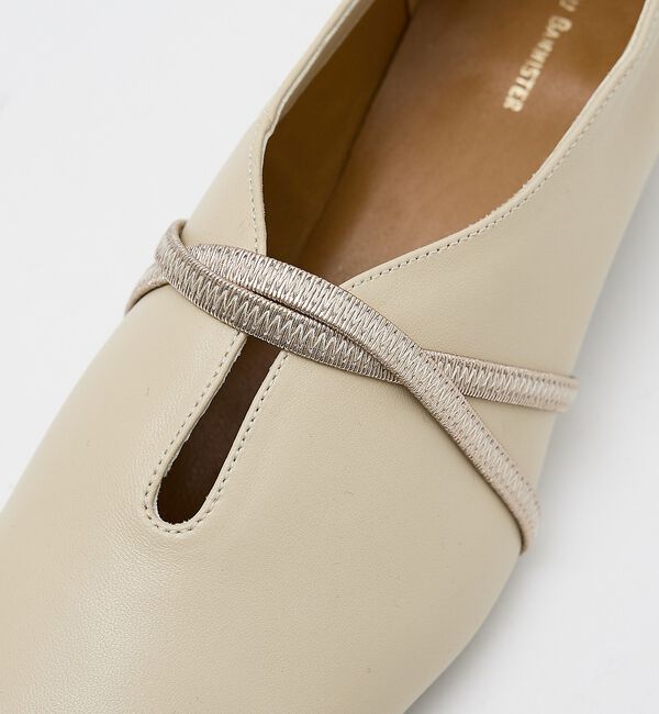 AU BANNISTER「ストラップソフトレザーフラットパンプス」|その他|