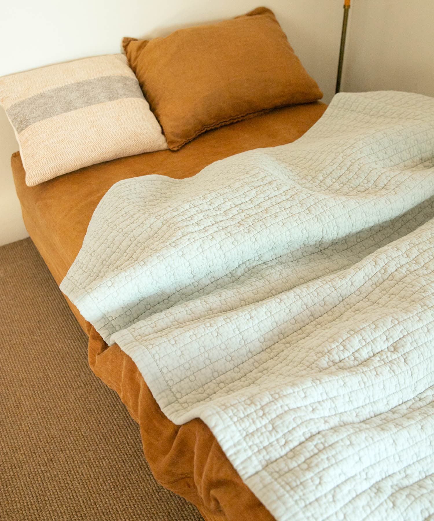 URBAN RESEARCH DOORS「DOORS LIVING PRODUCTS　コットンマット ドット 130&times;190」|クッション・クッションカバー|