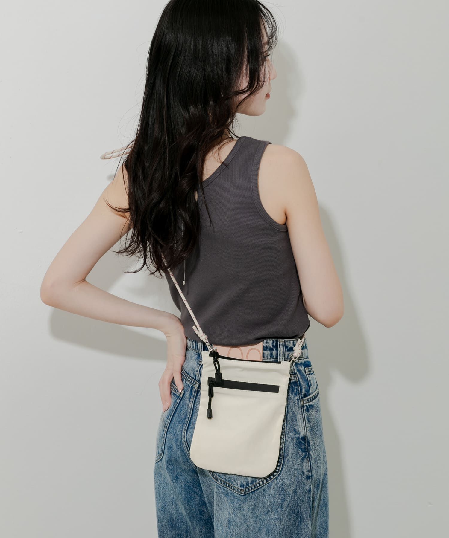 SMELLY「ジップミニサコッシュ」|ショルダー・メッセンジャー|