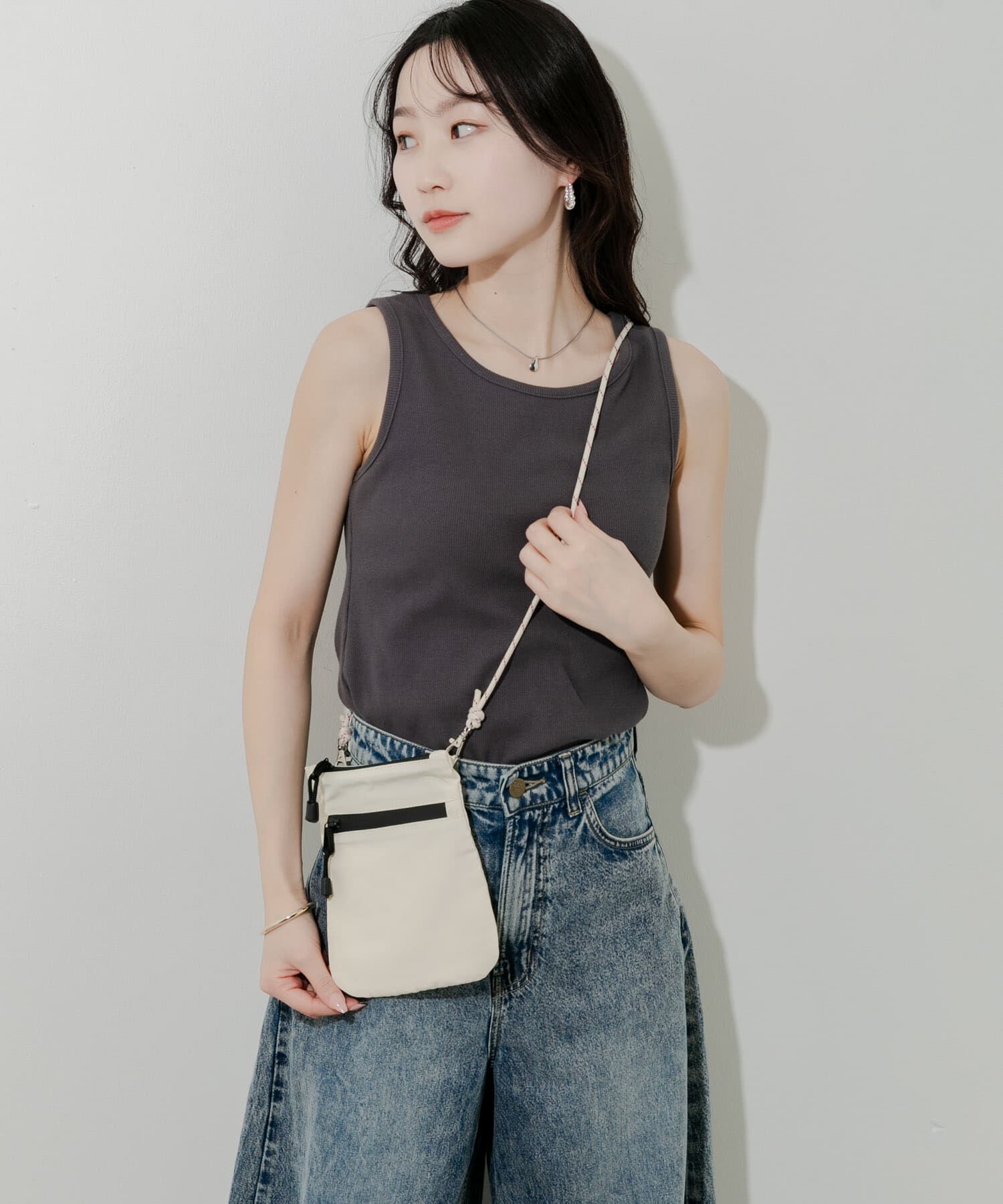 SMELLY「ジップミニサコッシュ」|ショルダー・メッセンジャー|