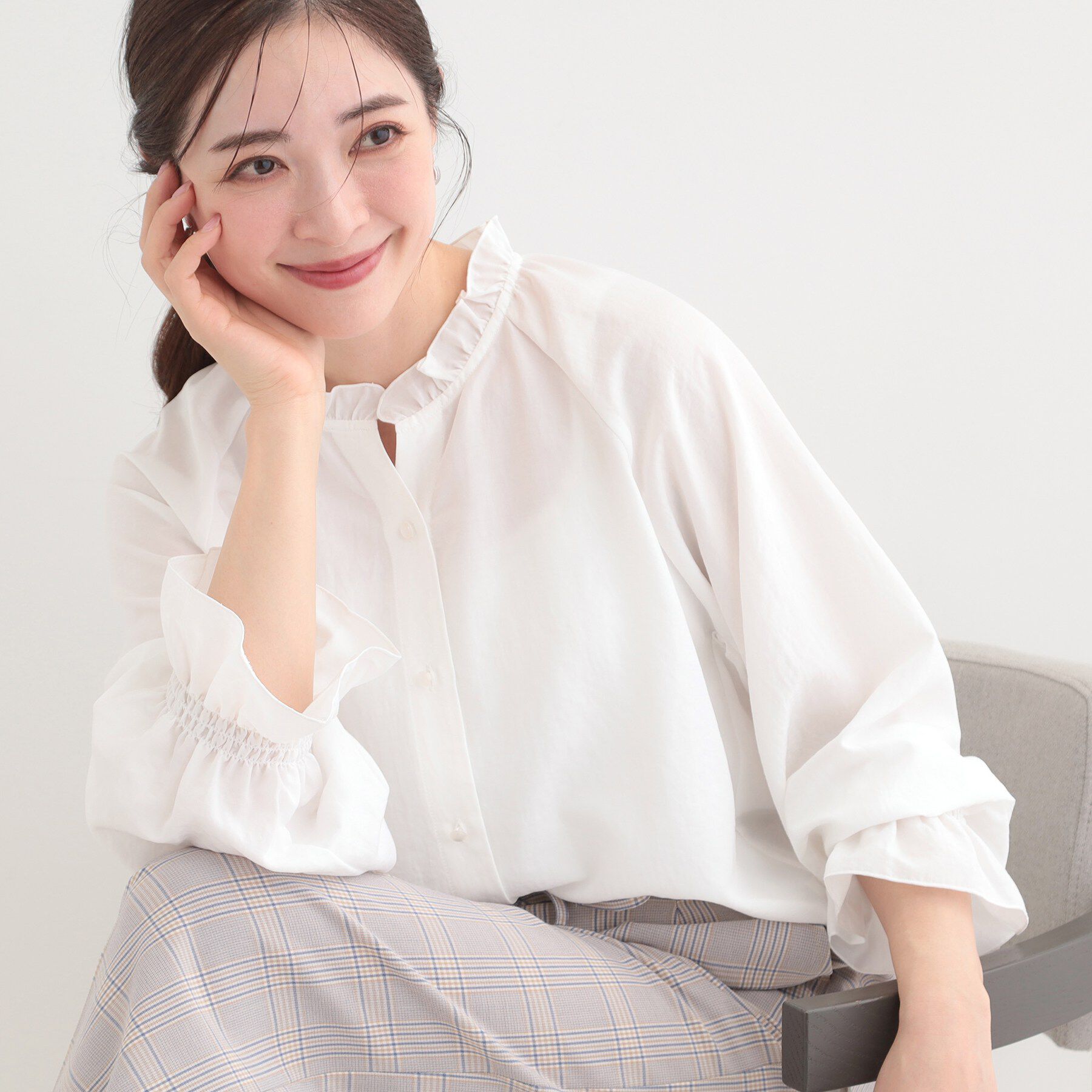 SHOO･LA･RUE「【洗濯後シワになりにくい/UV】洗えるフリル襟ブラウス」|シャツ・ブラウス|オフホワイト(003