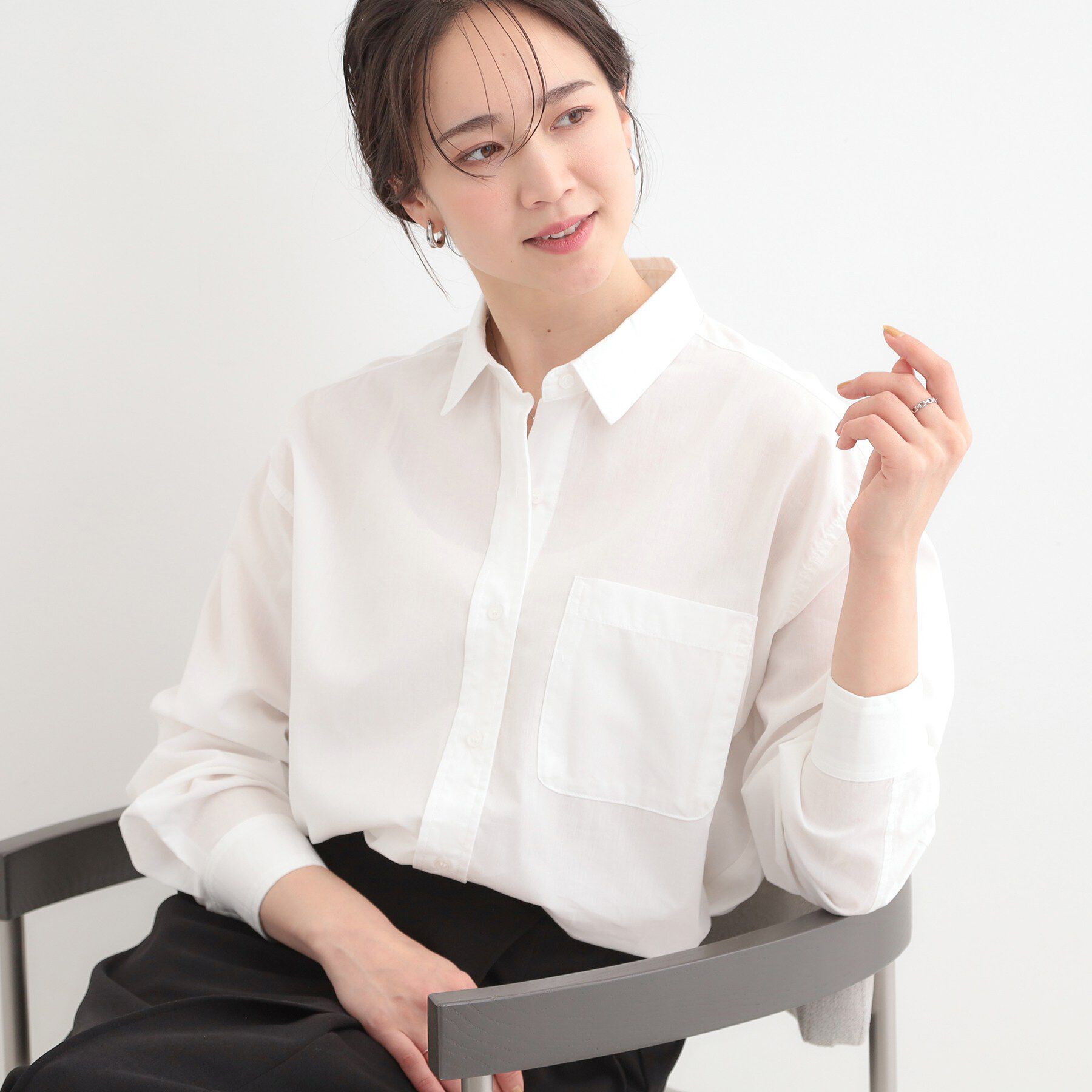 SHOO･LA･RUE「【S-LL】シーズン問わず合わせやすい レギュラーカラーシャツ」|シャツ・ブラウス|ホワイト(001)