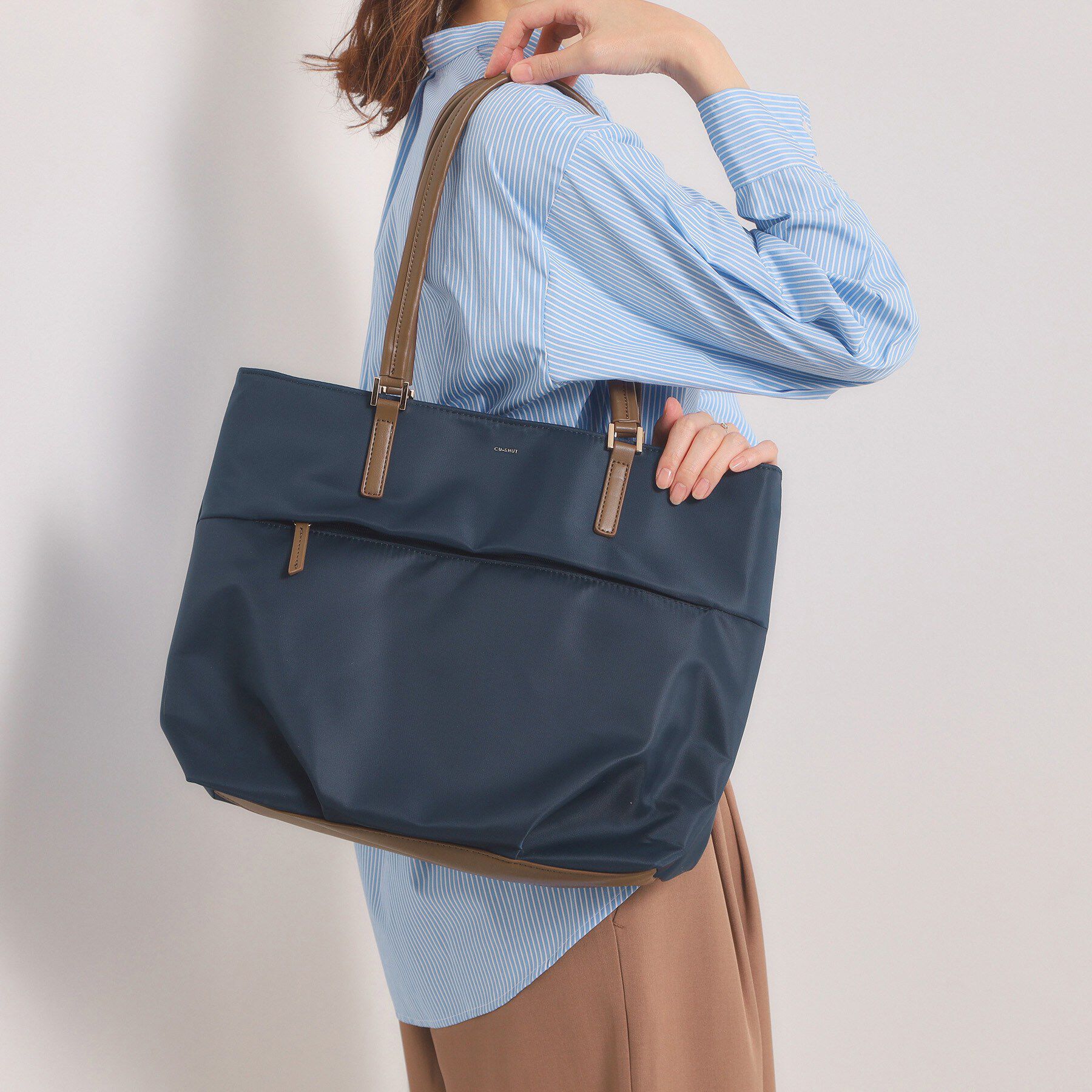 ITS&rsquo;DEMO「【収納アドバイザー監修】合皮コンビA4トート」|トートバッグ|ネイビー(094)