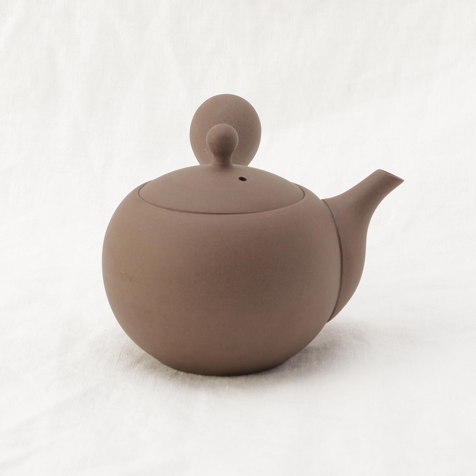 212 KITCHEN STORE「tokoname 丸型急須 焼締め ＜63 ロクサン＞」|食器・キッチングッズ|