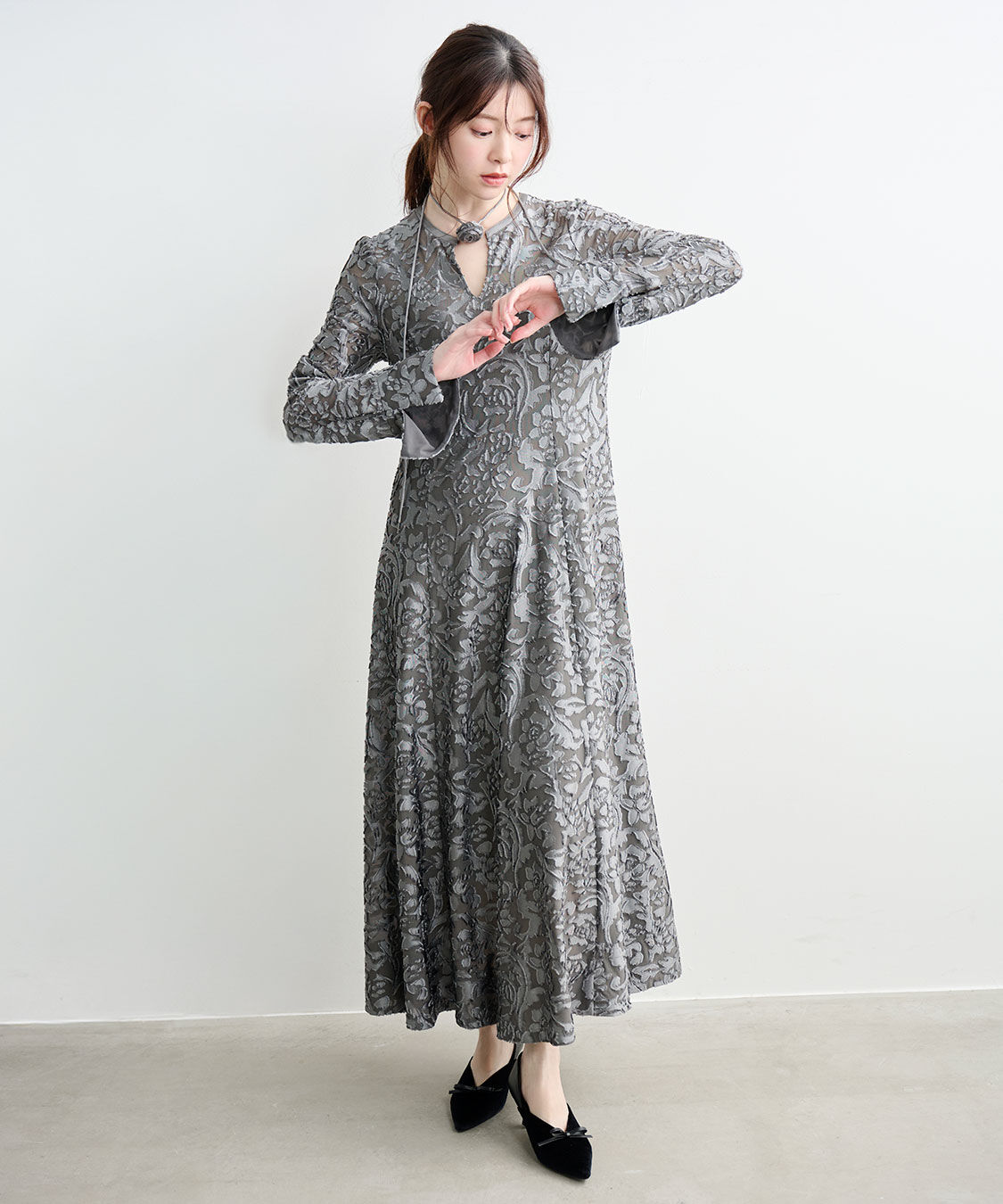 COCO DEAL「コサージュチョーカー付きオパールメッシュワンピース」|ワンピース|