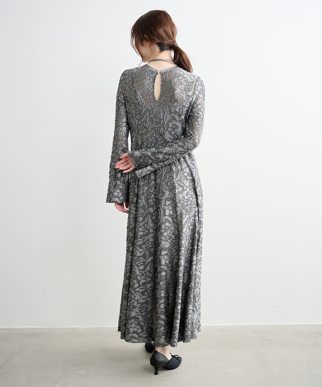 COCO DEAL「コサージュチョーカー付きオパールメッシュワンピース」|ワンピース|