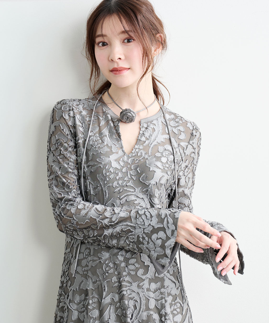 COCO DEAL「コサージュチョーカー付きオパールメッシュワンピース」|ワンピース|