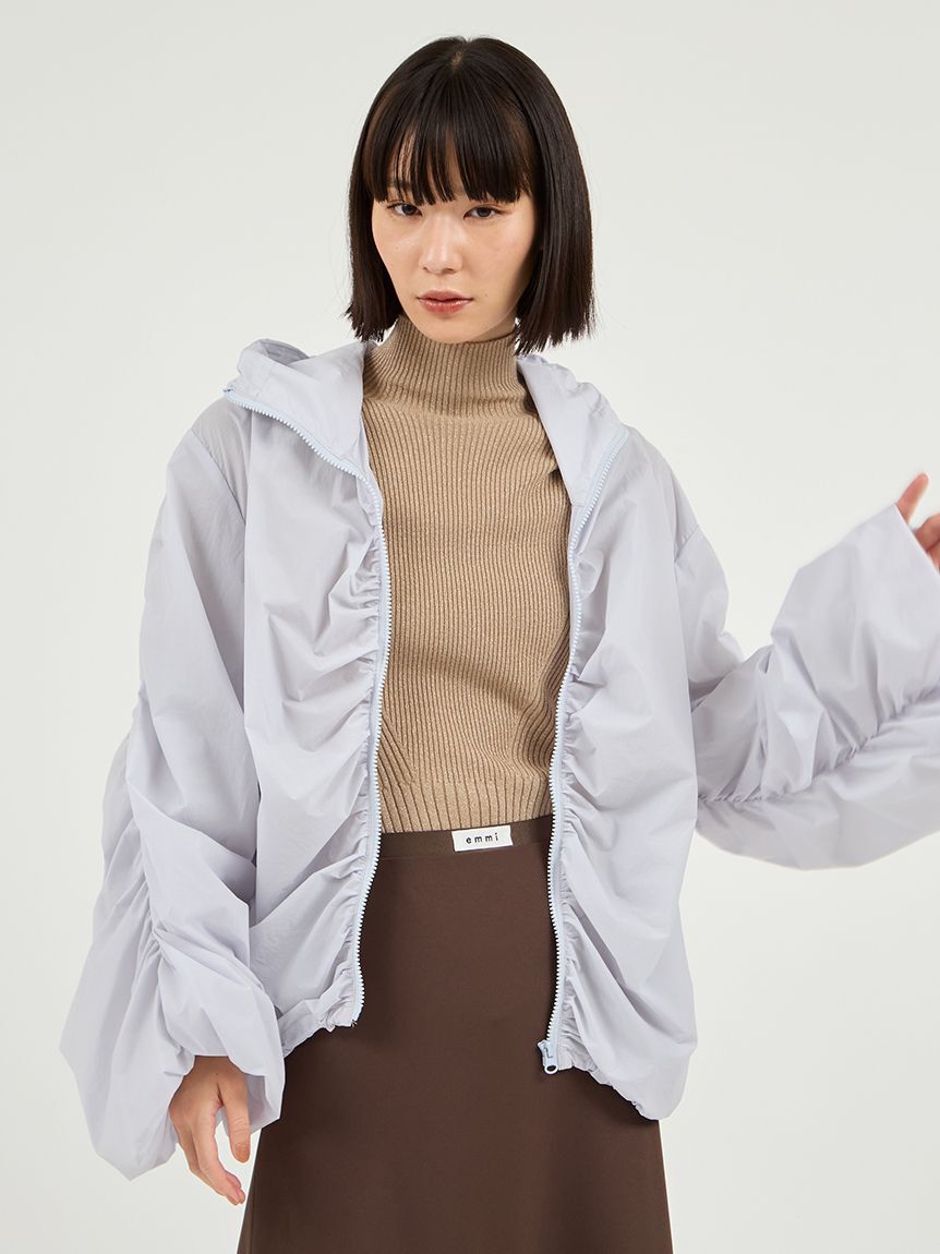 emmi atelier「撥水 ギャザーフーディーブルゾン」|ブルゾン・スタジャン|