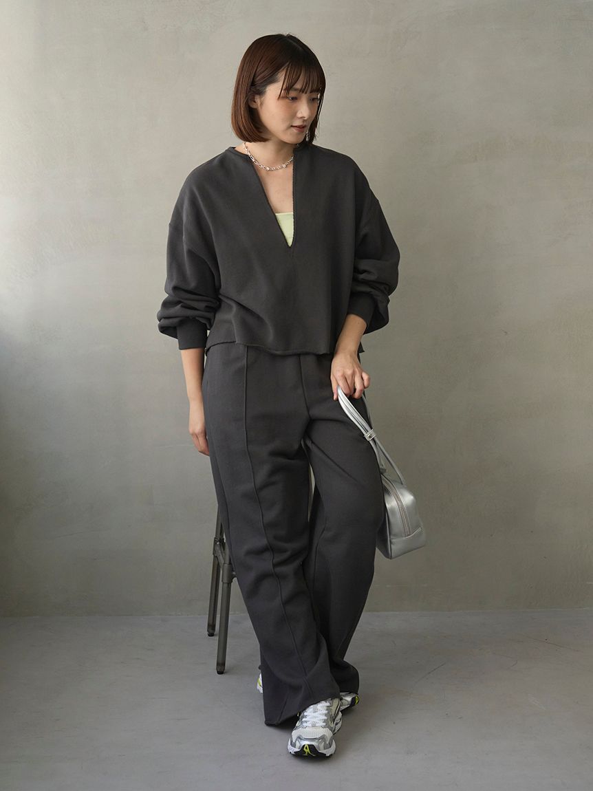 emmi atelier「Vネックスウェットプルオーバー【セットアップ対応】」|Tシャツ・カットソー|