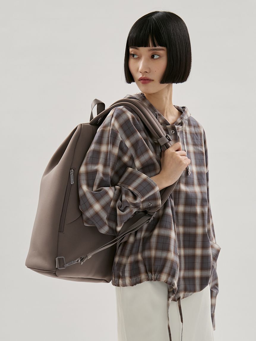 emmi atelier「ネオプレーン2wayボディバックパック」|リュック|