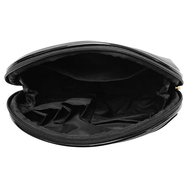  「マリークヮント シュリンクデイジーパッチ ラウンドポーチL ブラック 本体 (H13&times;W18&times;D6cm)」|コスメ雑貨|
