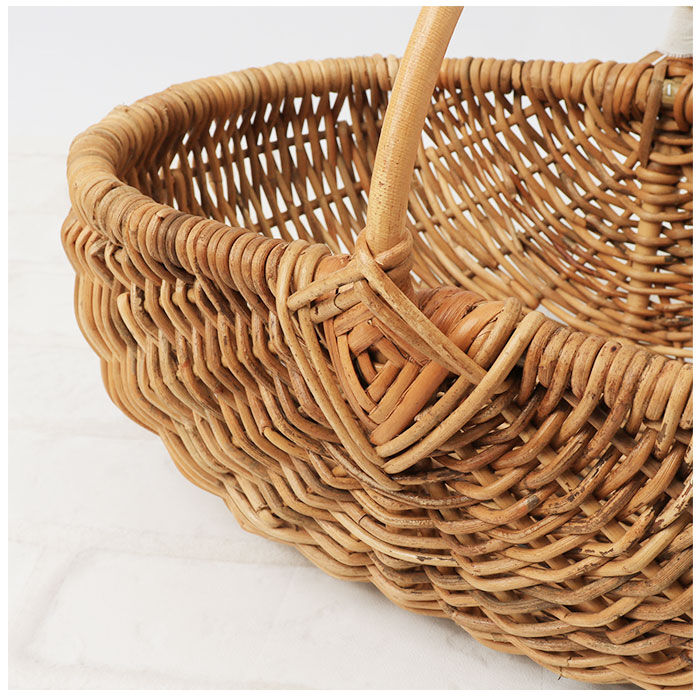 BACKYARD FAMILY「ラタン バスケット L 通販 かご カゴ アラログ ハンドル 編み ピクニック 小物入れ 収納 藤」|その他|