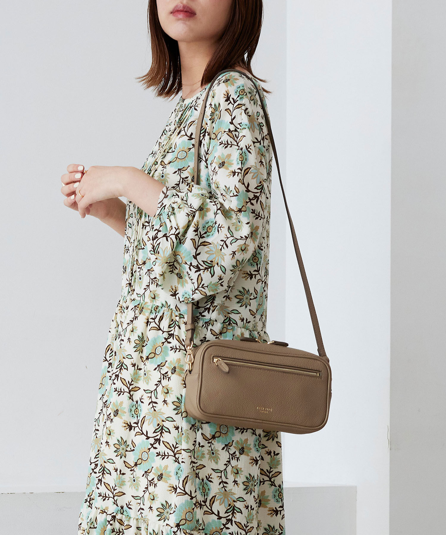 TOPKAPI TREASURE「【TREASURE TOPKAPI】シュリンクレザー スクエア 2way ショルダー バッグ」|ショルダー・メッセンジャー|グレージュ