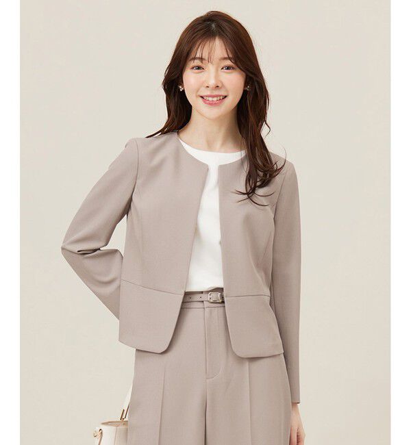 ANY SIS「【UVカット・接触冷感・吸水速乾】スマートビューティストレッチ ペプラムショート ジャケット」|ノーカラージャケット|グレージュ