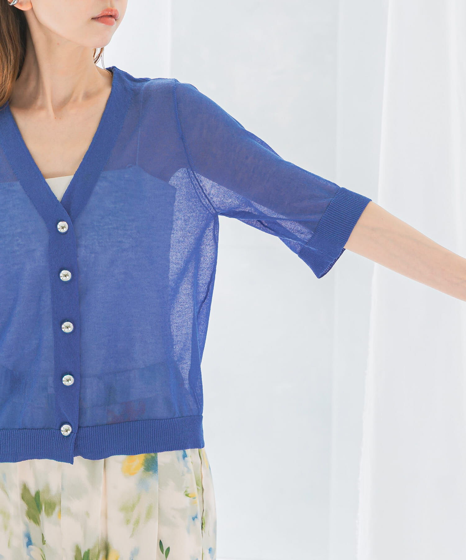 URBAN RESEARCH ROSSO「デザインボタンシアーカーディガン」|カーディガン|