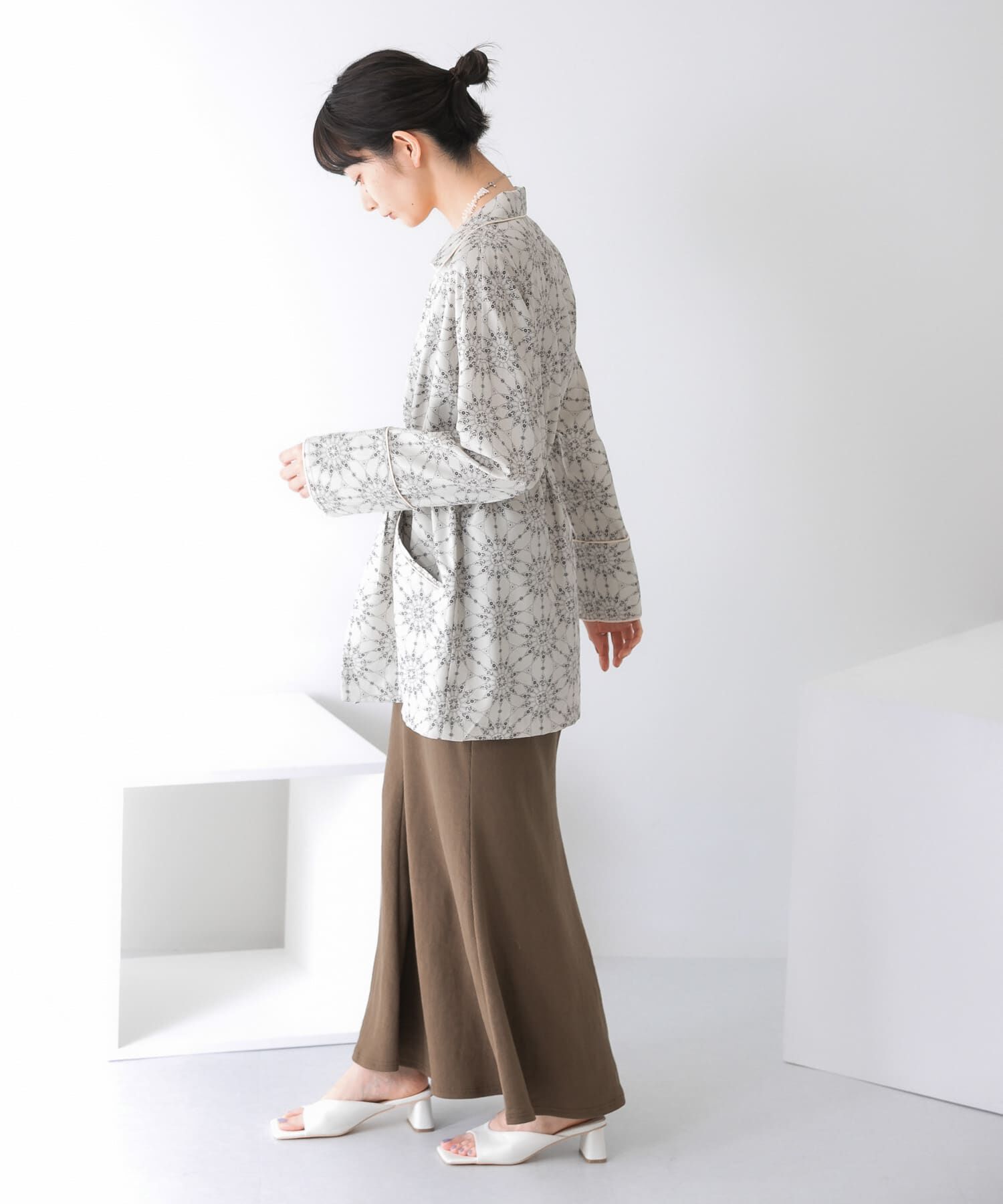  「ドロストプリントガウン」|ノーカラーコート|