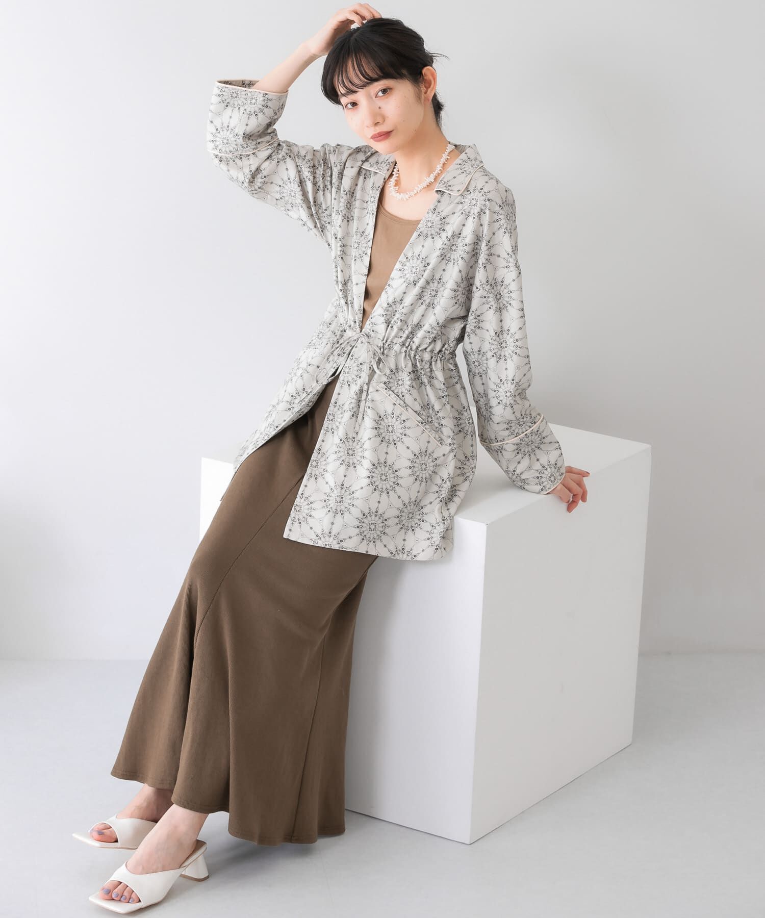  「ドロストプリントガウン」|ノーカラーコート|