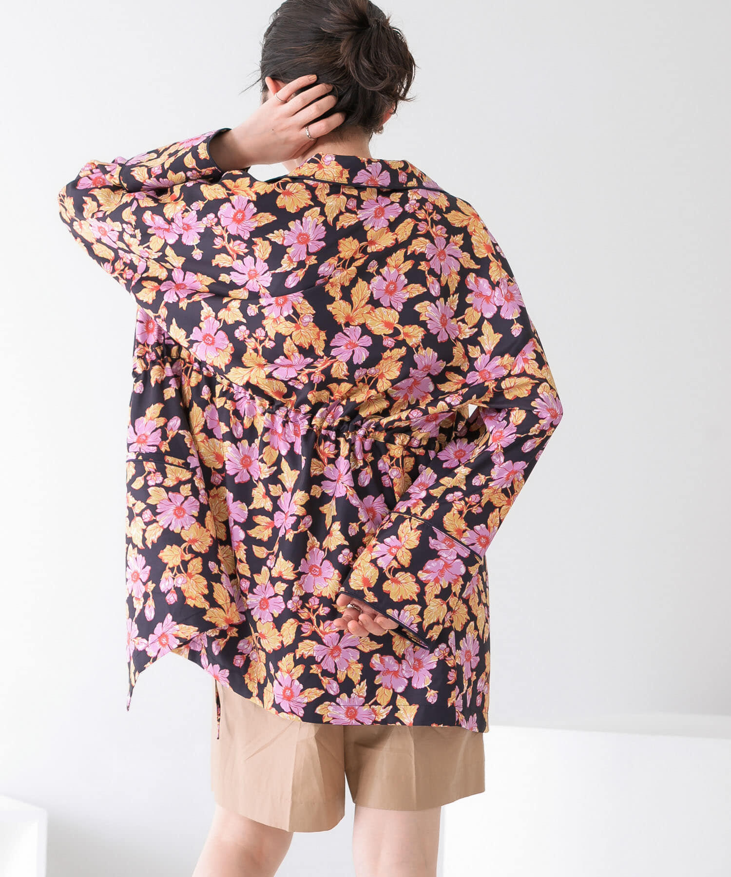  「ドロストプリントガウン」|ノーカラーコート|