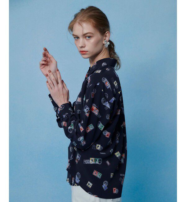 LOULOU WILLOUGHBY「【LOULOU WILLOUGHBY】レタープリントシャツブラウス」|シャツ・ブラウス|