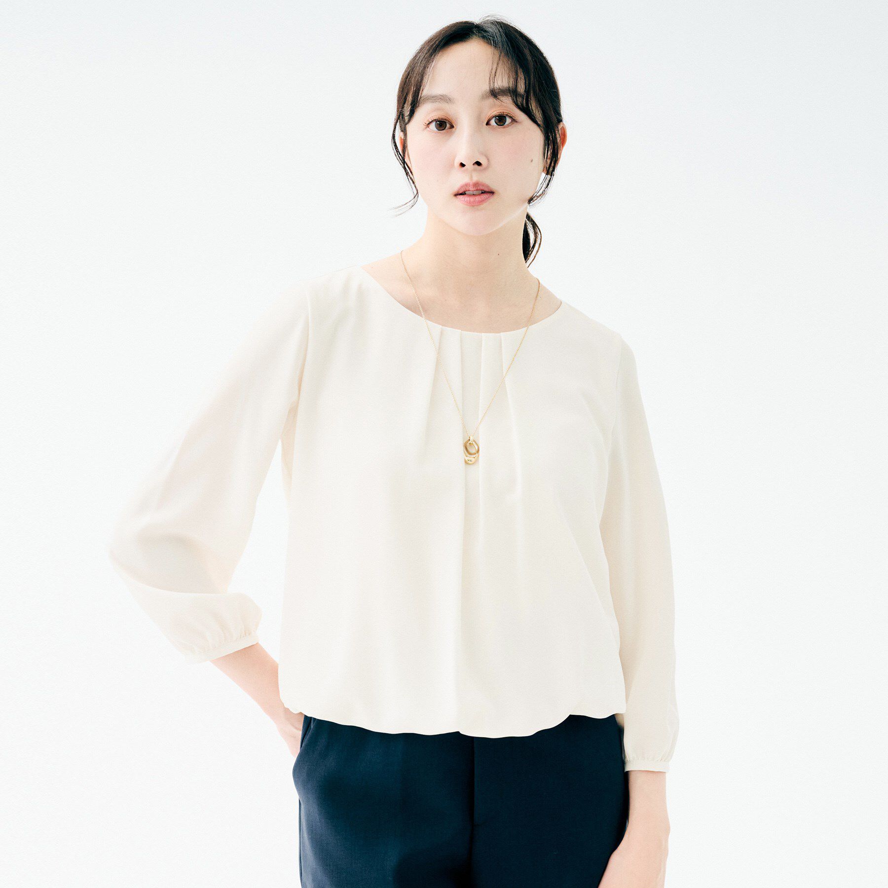 UNTITLED「【透けにくい/ウエストイン見え】タックブラウス」|シャツ・ブラウス|