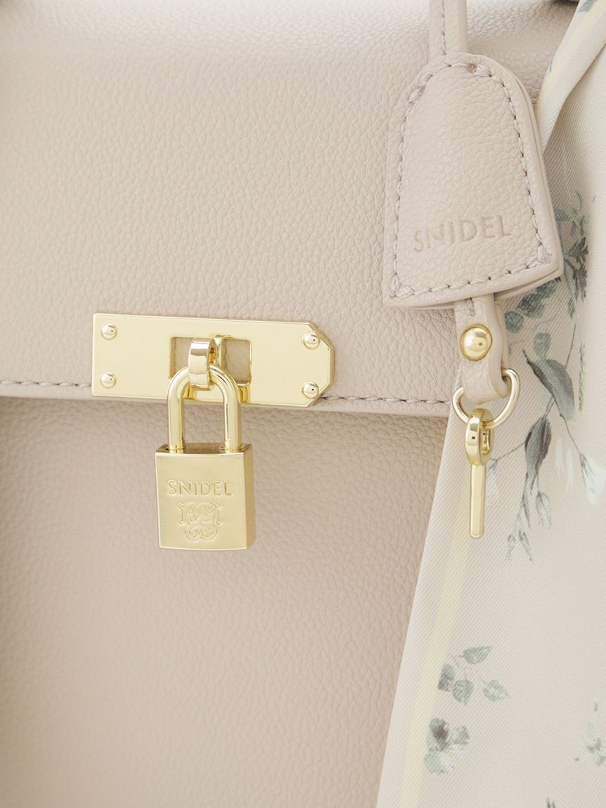 SNIDEL「スカーフパッドロックバッグ」|ハンドバッグ|