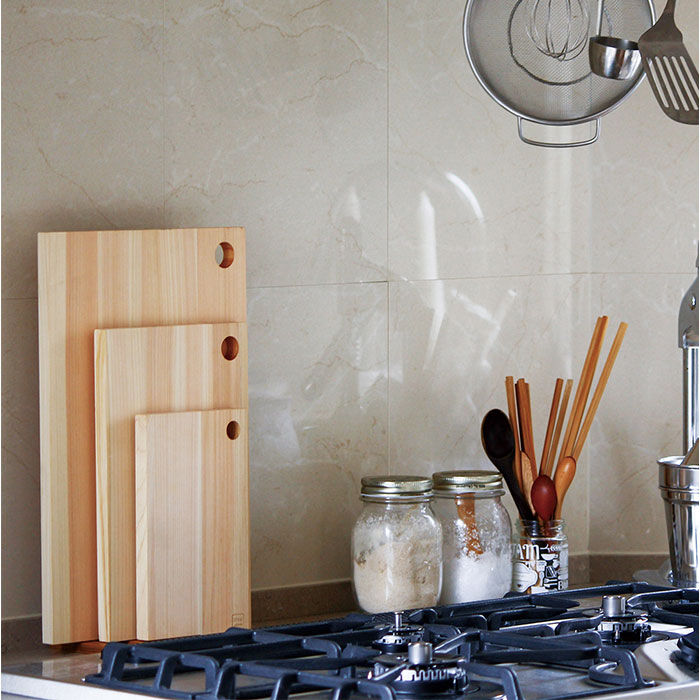 BACKYARD FAMILY「立つまな板 ひのき 通販 日本製 まないた カッティングボード スタンド 木製 おしゃれ 抗菌」|食器・キッチングッズ|