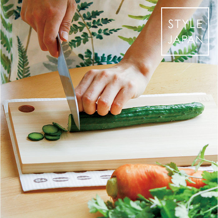BACKYARD FAMILY「立つまな板 ひのき 通販 日本製 まないた カッティングボード スタンド 木製 おしゃれ 抗菌」|食器・キッチングッズ|