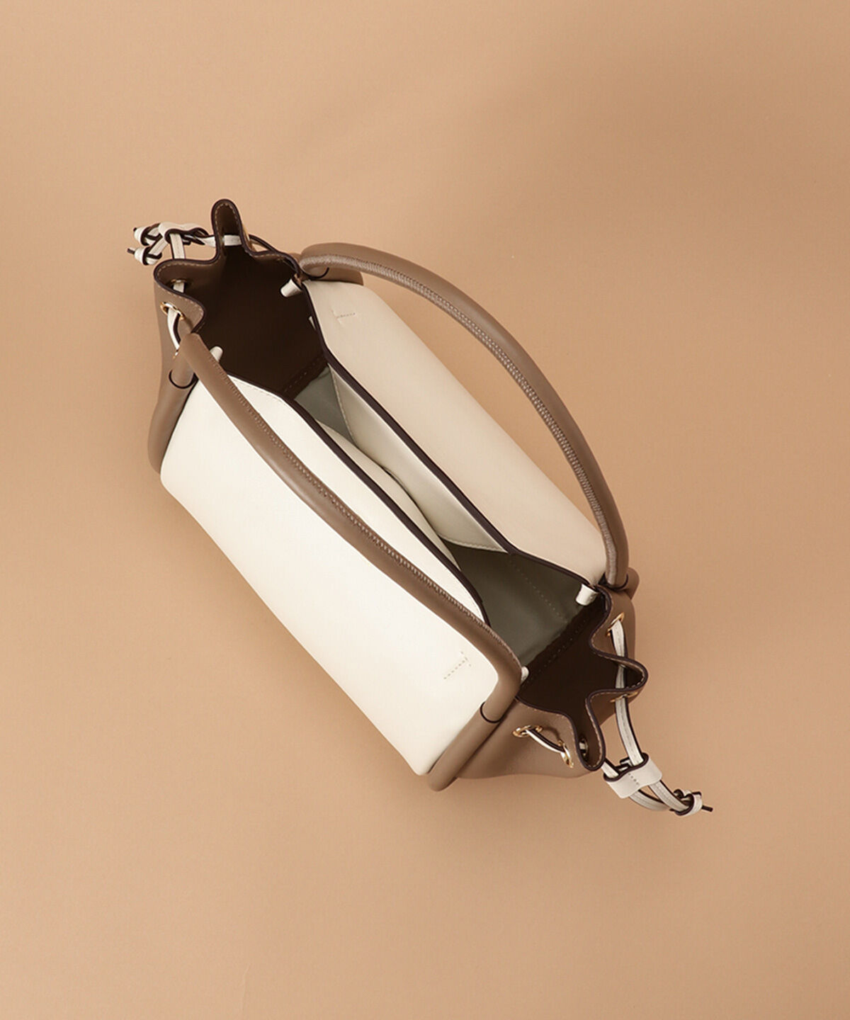 Samantha Thavasa「バイカラーサイド巾着 ハンドバッグ」|ハンドバッグ|