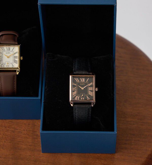 SHIPS「【WEB限定】SHIPS: スクエア Dバックル ウォッチ」|腕時計|ゴールド