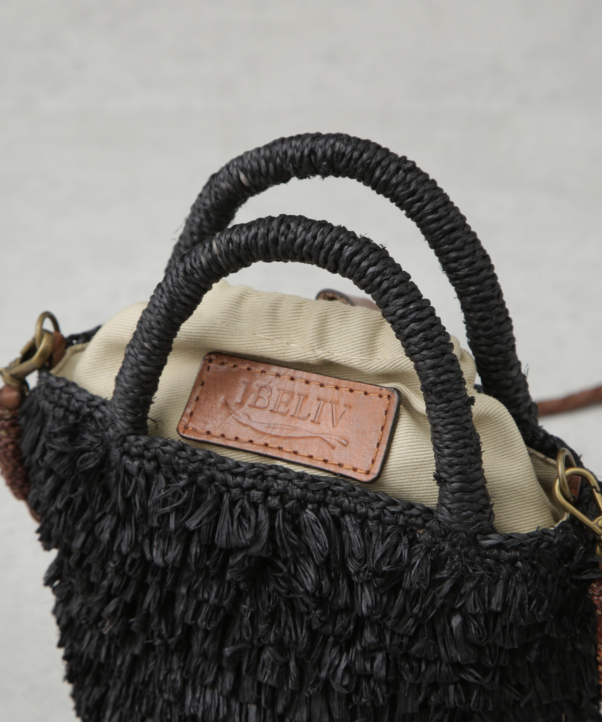 nano･universe「IBELIV/NAKA」|ショルダー・メッセンジャー|