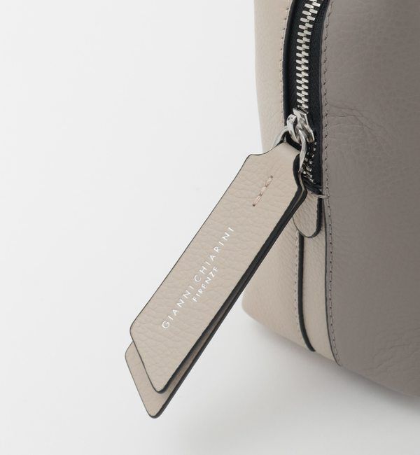 TIARA「【Gianni Chiarini/ジャンニキャリーニ】ALIFA（大）」|ショルダー・メッセンジャー|