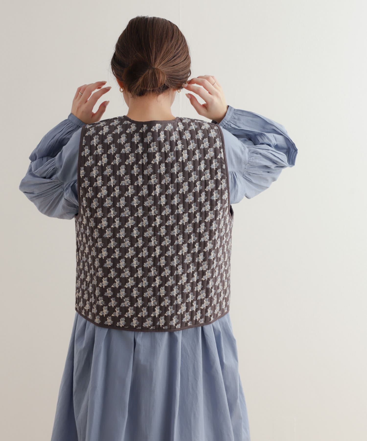 URBAN RESEARCH DOORS「コットンリバーシブルキルティングベスト」|ダウンベスト・ベスト|