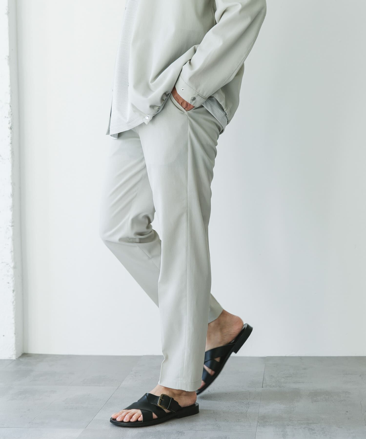 URBAN RESEARCH DOORS「『UR TECH DRYLUXE』『イージーケア/速乾/UVカット』テーパードパンツ」|その他|