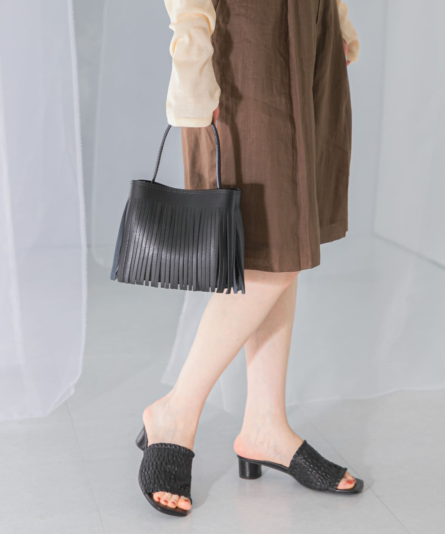 URBAN RESEARCH ROSSO「AULENTTI　フリンジBAG」|ハンドバッグ|ブラック