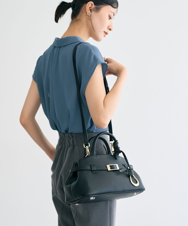 YECCA VECCA「【LE VERNIS】Poire Charm bag」|ハンドバッグ|Black