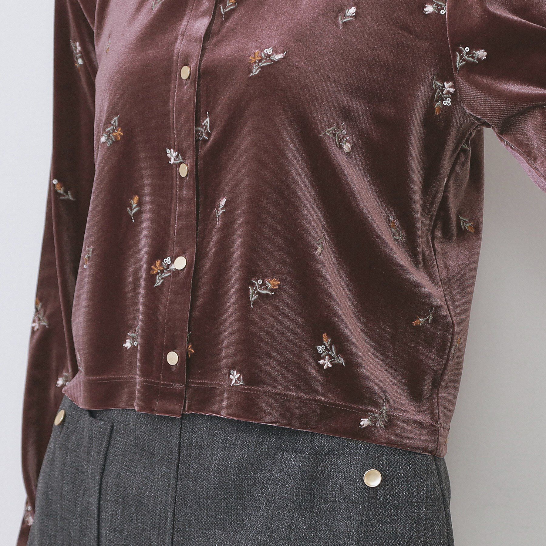 index「小花刺繍ベロアショートカーディガン【洗濯機OK】」|カーディガン|