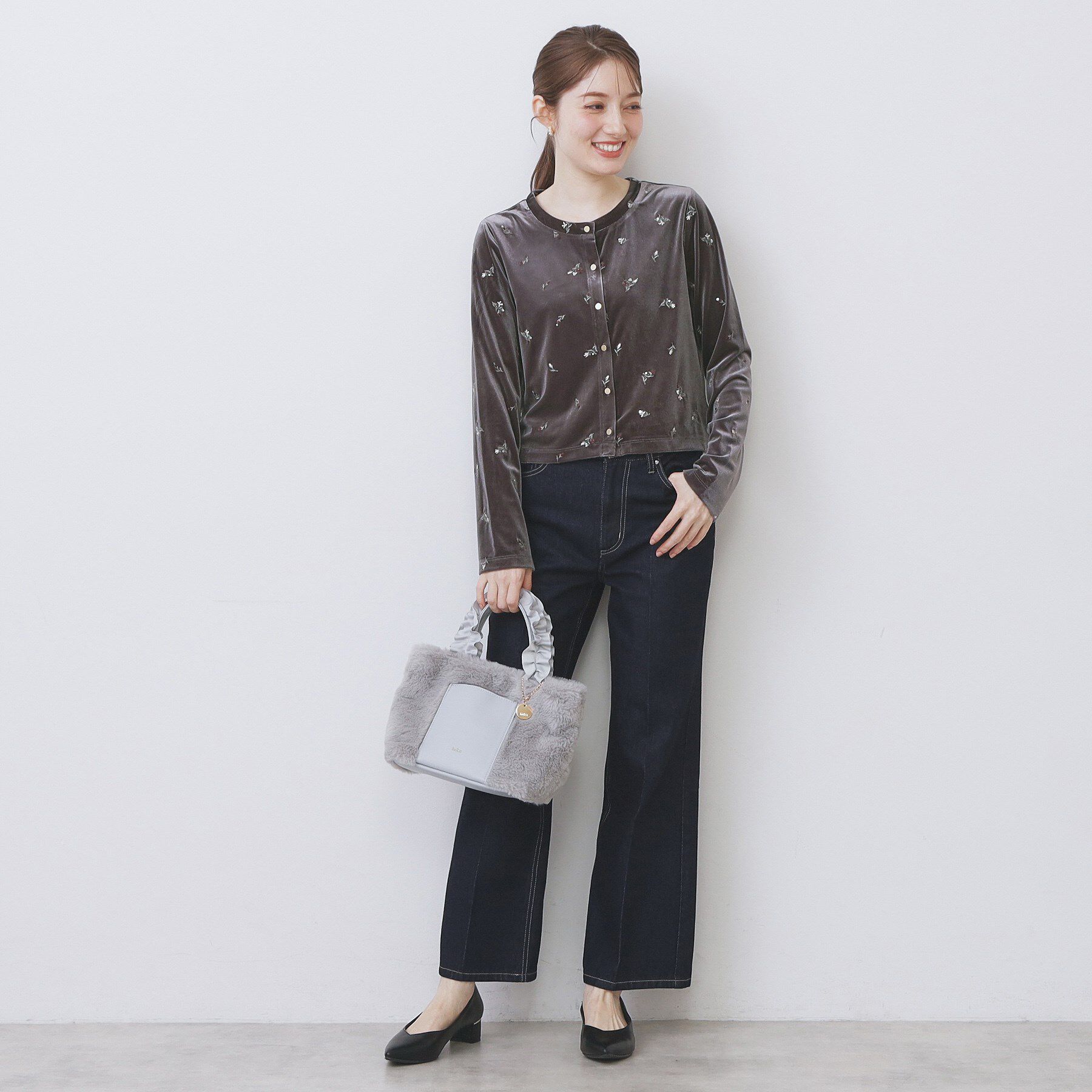 index「小花刺繍ベロアショートカーディガン【洗濯機OK】」|カーディガン|