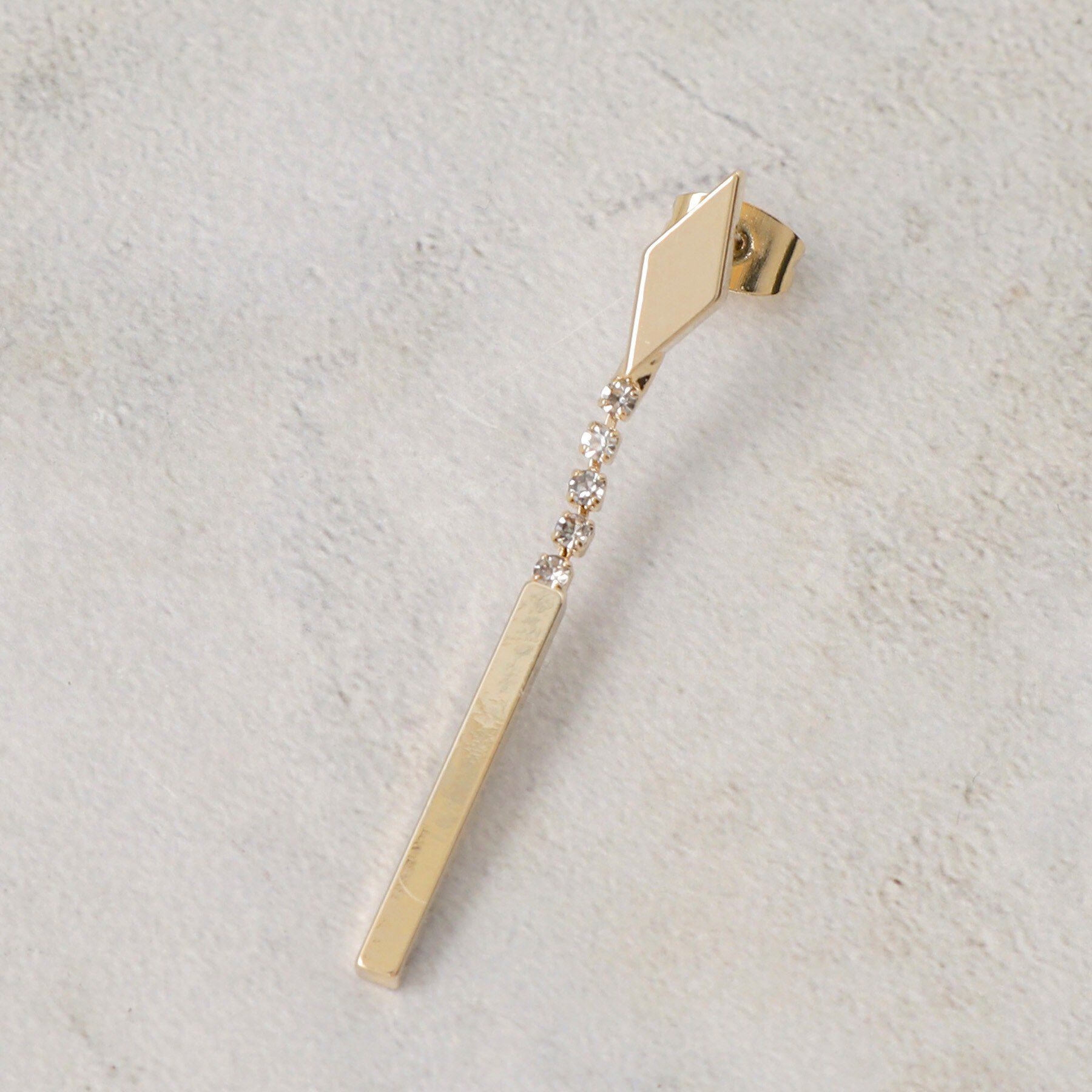 OPAQUE.CLIP「ダイヤシェイプメタル&times;ビジュー ピアス」|ピアス|