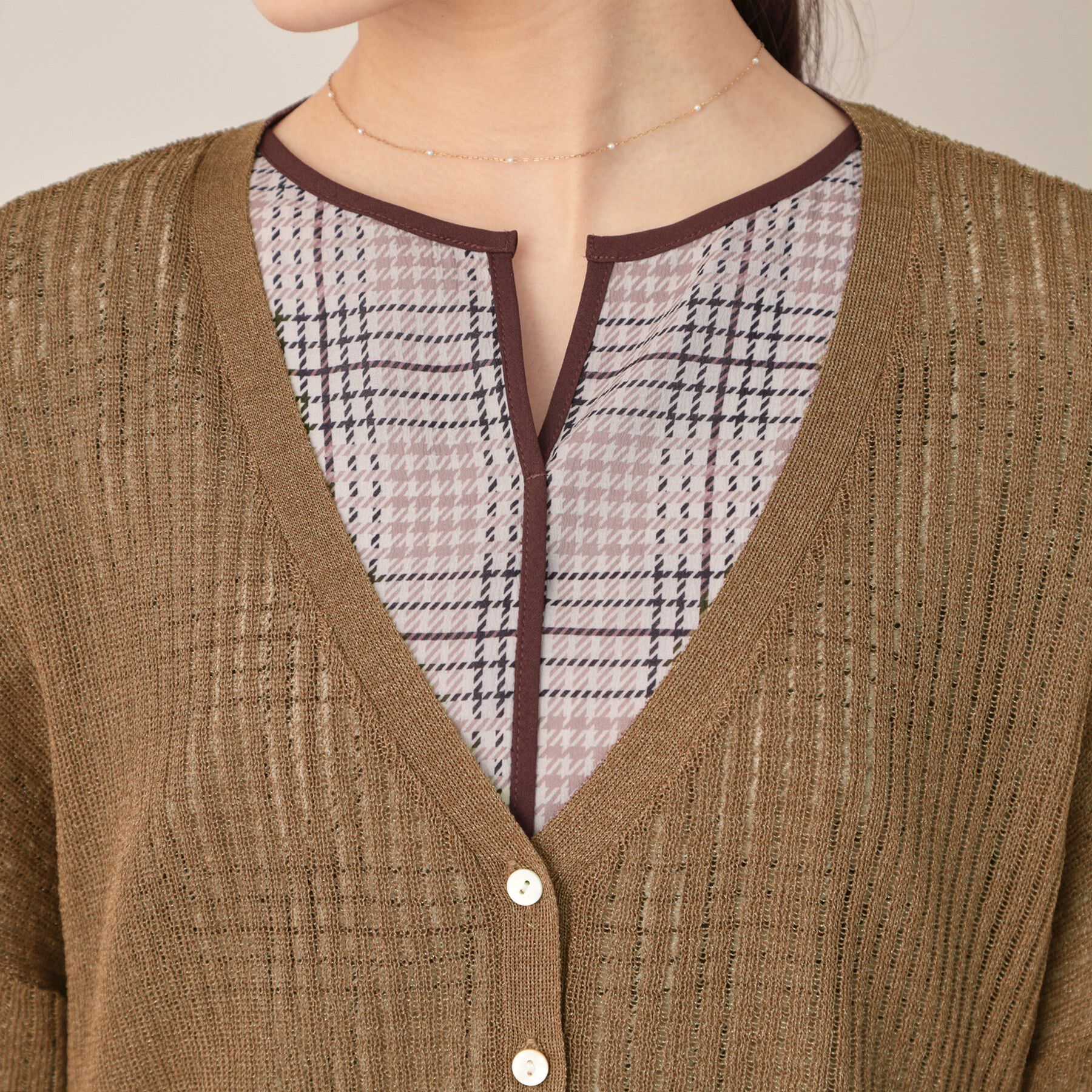 Couture broach「ラメリブVネックカーディガン」|カーディガン|