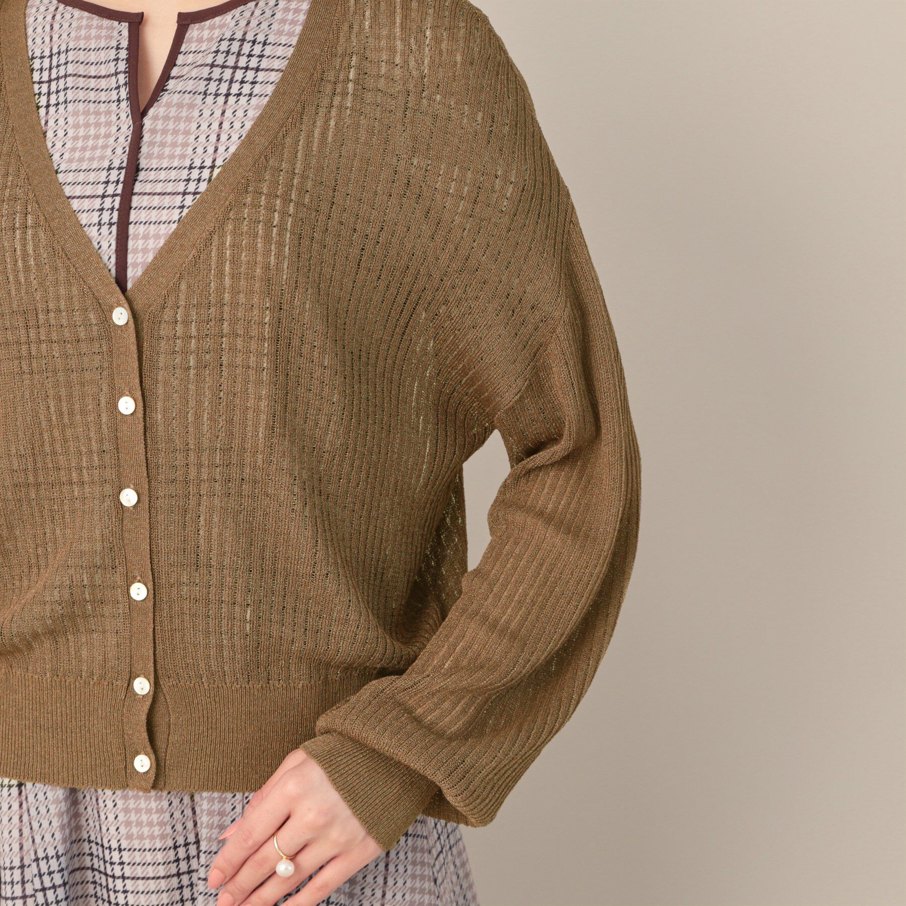 Couture broach「ラメリブVネックカーディガン」|カーディガン|