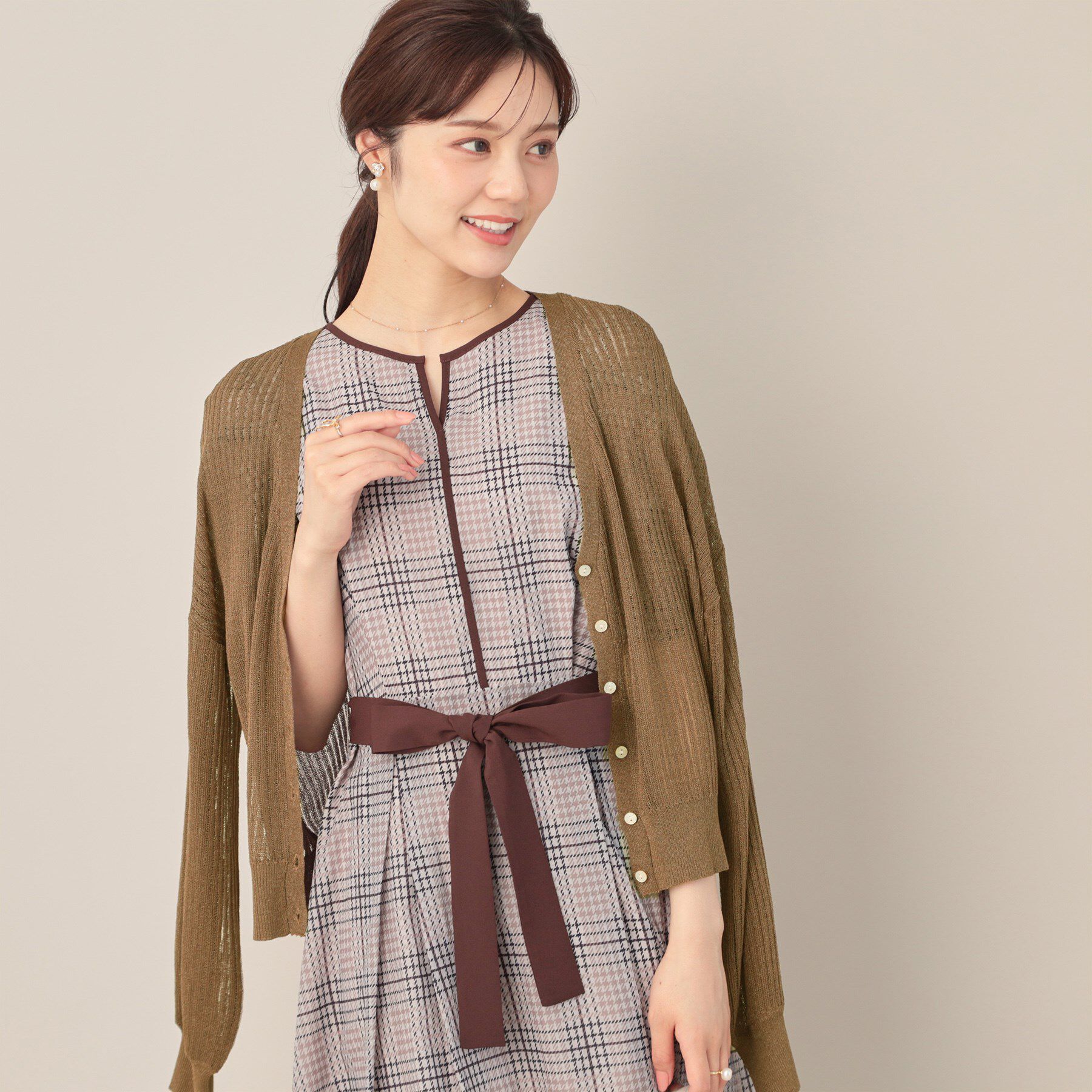 Couture broach「ラメリブVネックカーディガン」|カーディガン|ブラウン(043)