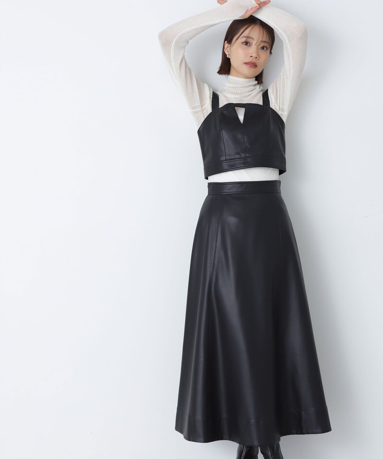  「フェイクレザービスチェ＆スカート」|ワンピース|